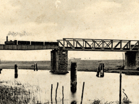 Eisenbahnbrücke-Damgarten.gif